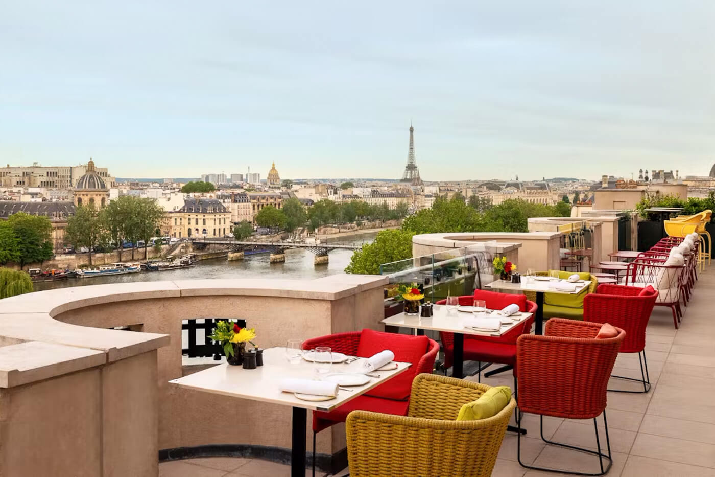 Le Tout Paris Eiffel Tower view dining Paris